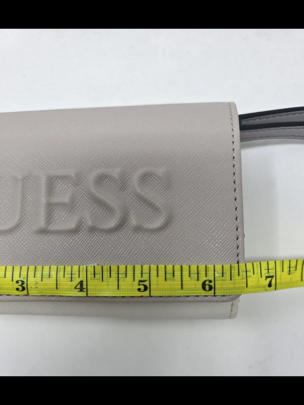 RARE GUESS Laken Smartphone Wristlet Wallet Phone Compartment Spellout Blush NWT